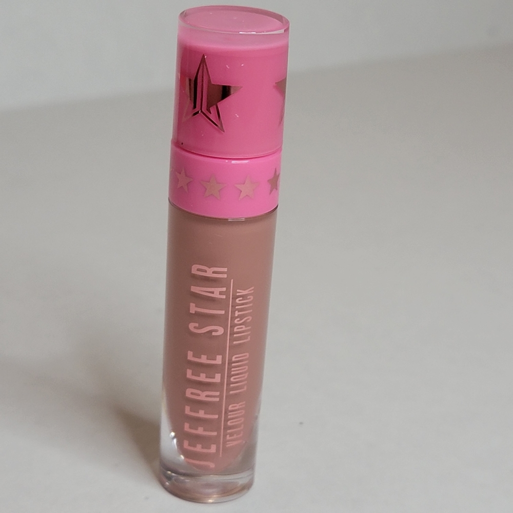 Liquid velour lipstick (Christmas Cookie)